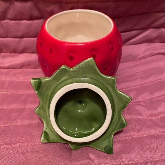 Strawberry Shaped Vintage Condiment Dish - Picture 3 of 5